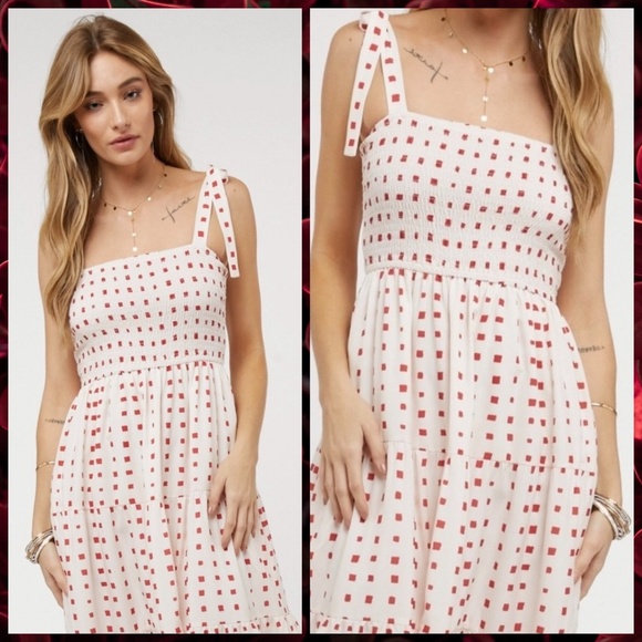 Lux Brand Lined Maxi Dress Smocked, Ruffled Tiers, Wide Shoulder Ties & Pockets - Picture 9 of 14